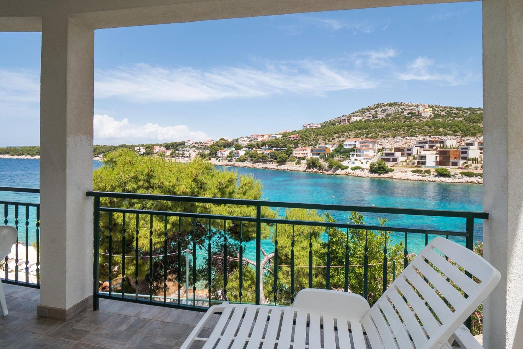 Apartments Ivica Примоштен Экстерьер фото